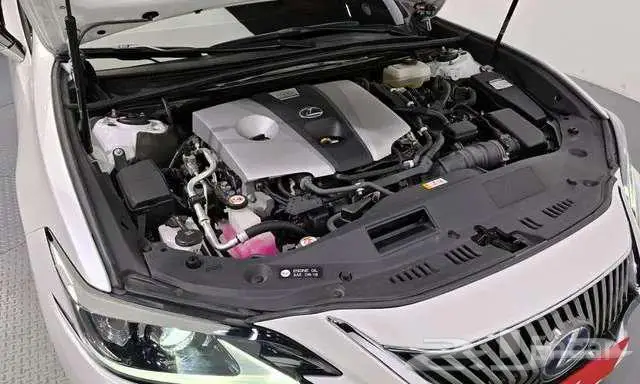 لكزس - es300 - 2020 6