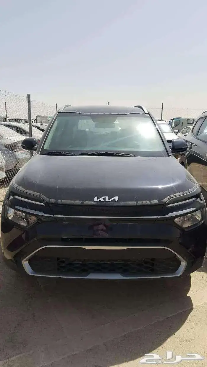 كيا كارينز مطور بصمه وشاشه 2025 بسعر مميز 0