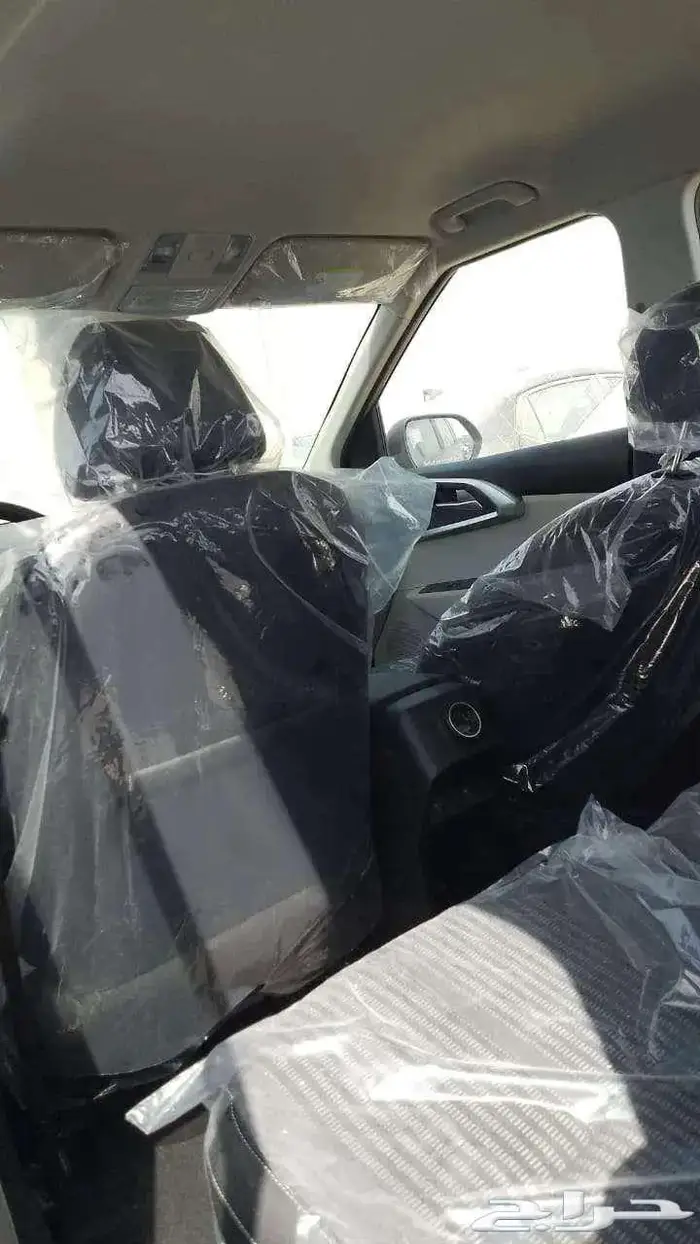 كيا كارينز مطور بصمه وشاشه 2025 بسعر مميز 4