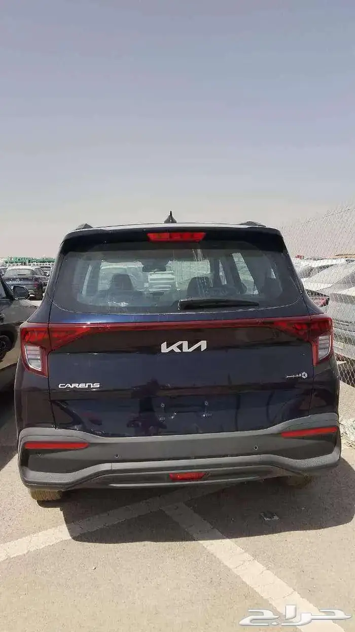 كيا كارينز مطور بصمه وشاشه 2025 بسعر مميز 2