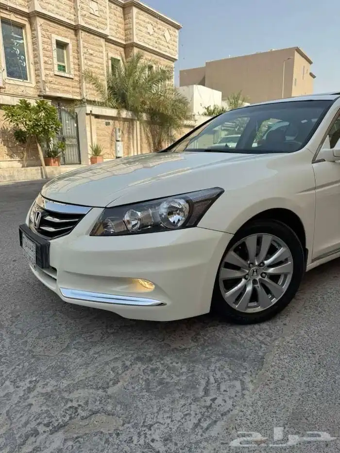 للبيع هوندا اكورد 2011 V6 ممشى 293 7