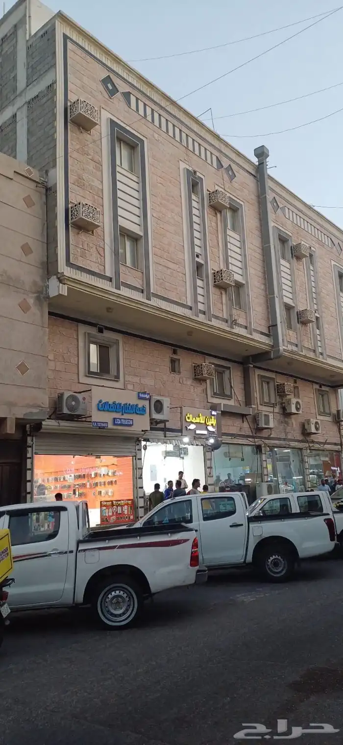 للبيع عمارة تجارية زاوية في الثقبة منطقة حيوية 1