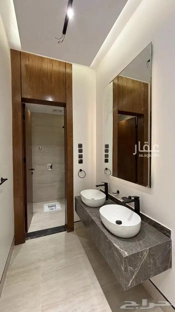 دور بمجلس خارجي في العزيزية 5