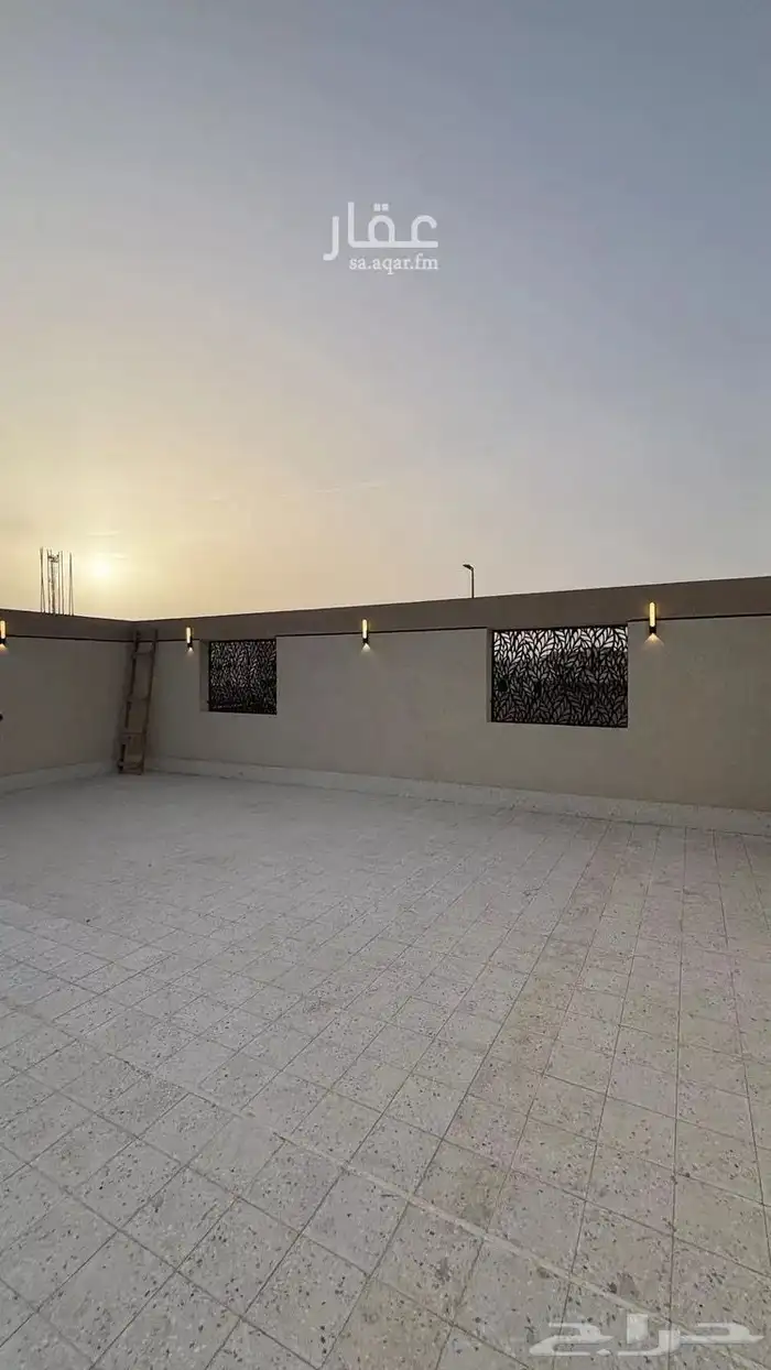 دور بمجلس خارجي في العزيزية 15