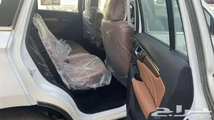 ايسوزو ام يو اكس بدون دبل 2023 4