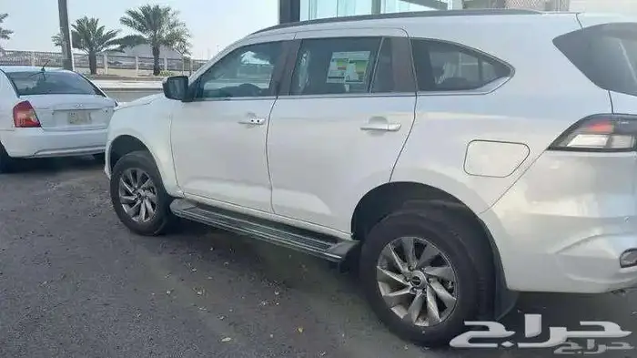 ايسوزو ام يو اكس بدون دبل 2023 3