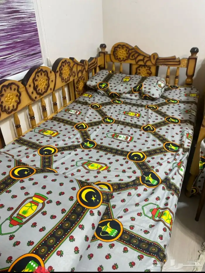 خمس كراسي خشب للبيع 2
