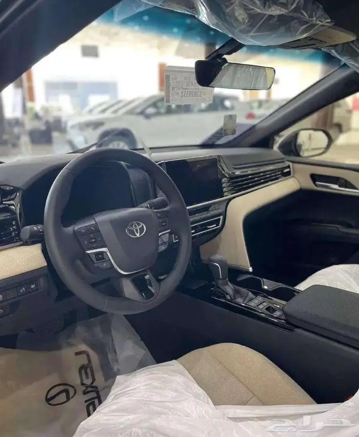 تويوتا كامري 2025 بنزين وهايبرد 3