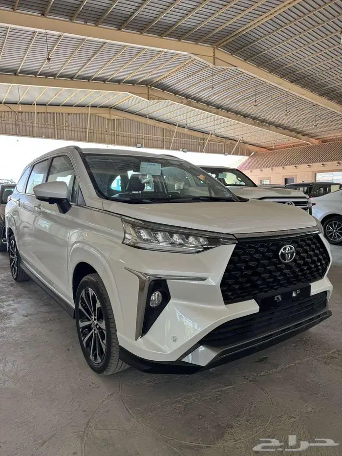تويوتا فيلوز GLX موديل 2025 1