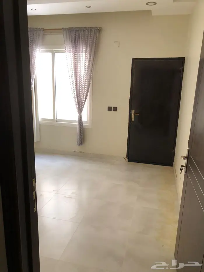 للإيجار فيلا دورين وملحق بأبها حي الهيام 4