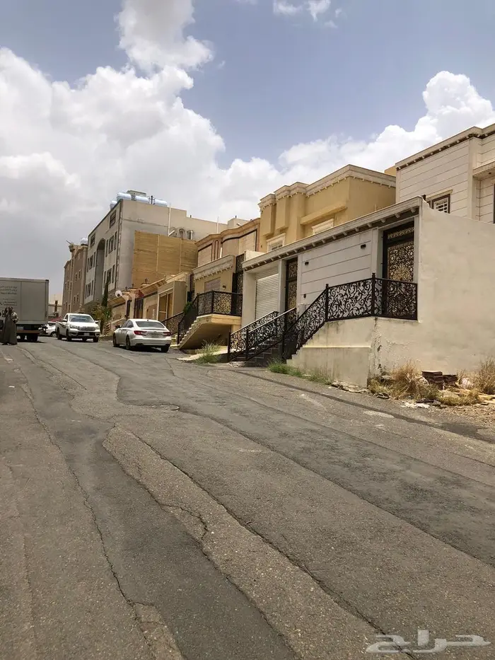 للإيجار فيلا دورين وملحق بأبها حي الهيام 10