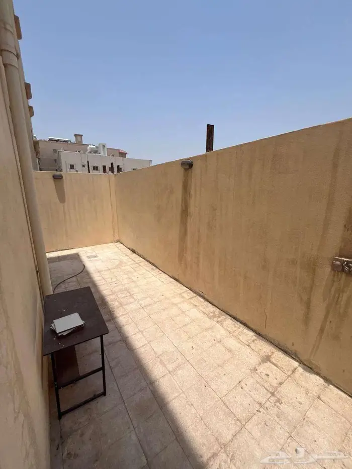 للايجار شقة دور ارضى حى الجامعه الظهران 10