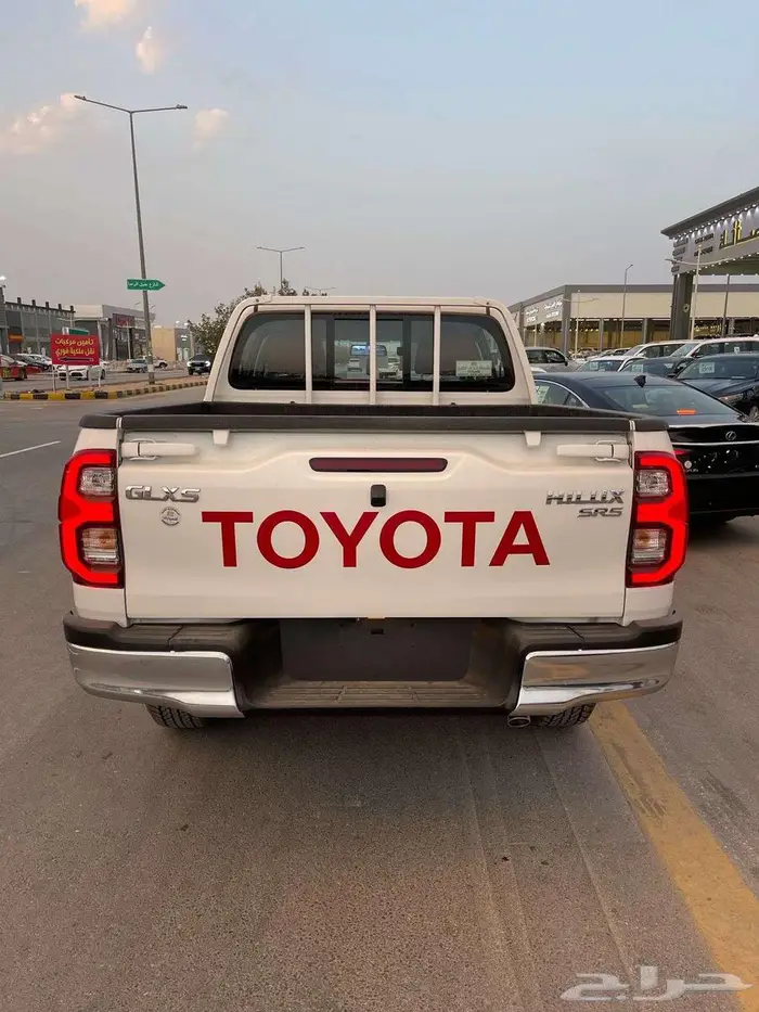 هايلوكس 2025 GLXS بريمي دبل فل كامل اتوماتيك كاش وبنك و50 50 5