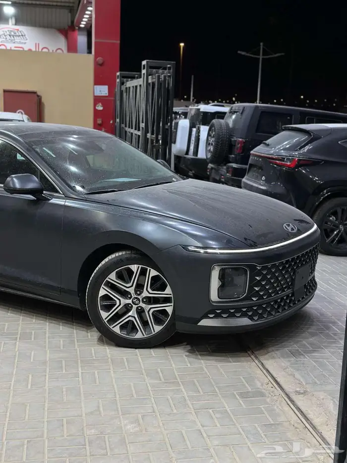 هيونداي ازيرا بريميوم 2025 لدى شركة الخضر للسيارات - خريص 1