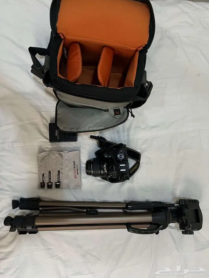 للبيع  كاميرا نيكون D5300 شبه جديدة   1500 ريال 1