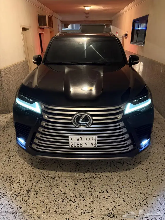 لكزس ال اكس 600 موديل 2023 3