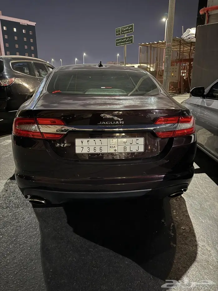 جاكوار XF كونسول ترفيهي 2016 4