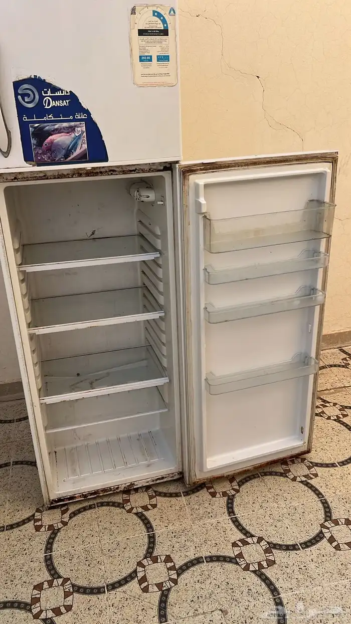 ثلاجه للبيع بس مافيها فريون 2