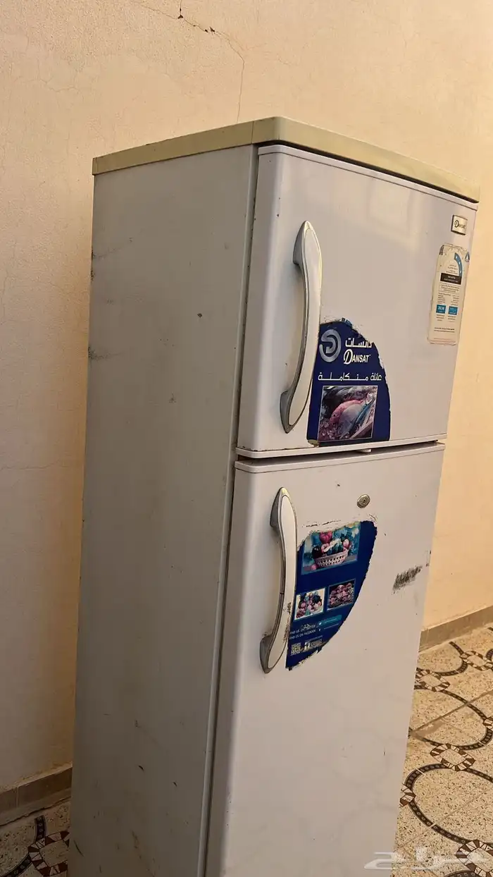 ثلاجه للبيع بس مافيها فريون 4