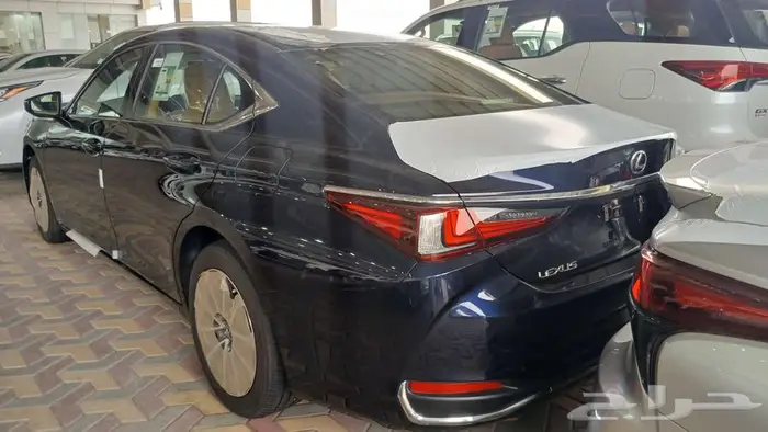 لكزس ES250 بنزين 2024 AA ستاندر 4