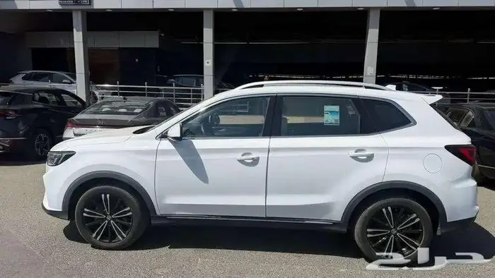 ام جي RX 5 نص فل 2023 بانوراما 6