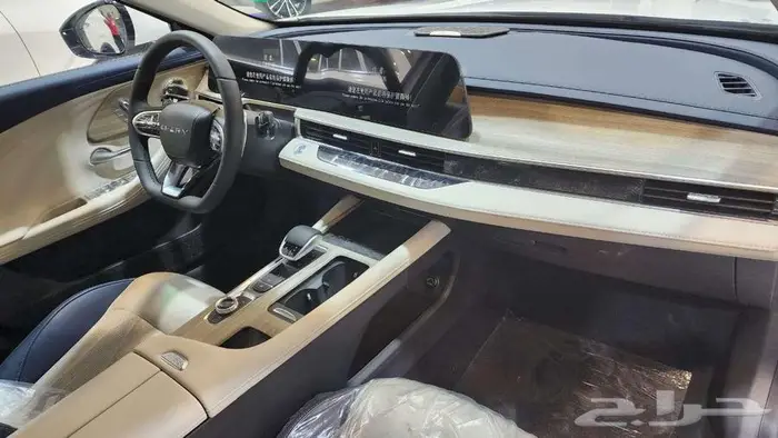 شيري اريزو 8 2025 لاكجري عرض خاص اللون ابيض 83400 4