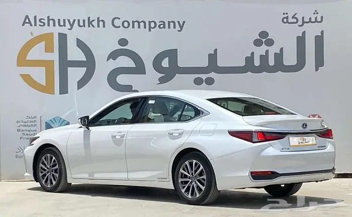 لكزس ES300 H موديل 2022 4