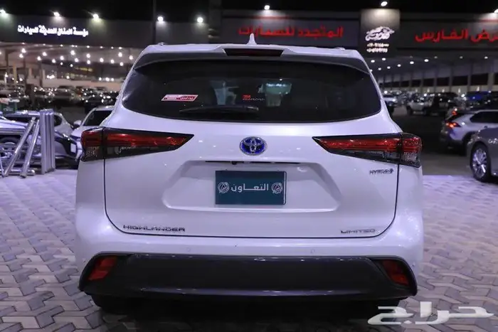 تويوتا هايلندر فل كامل ليمتد بانوراما جلد هايبرد موديل 2024 5