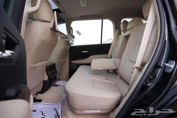 لاند كروزر GXR4 2025 كاش او بنك 16