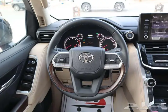 لاند كروزر GXR4 2025 كاش او بنك 18