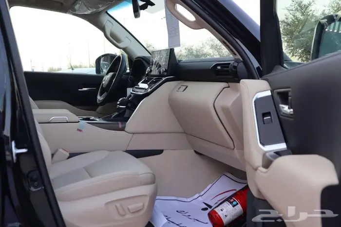 لاند كروزر GXR4 2025 كاش او بنك 13