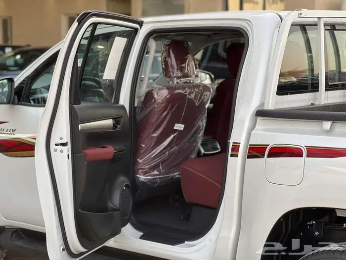 هايلوكس غمارتين GLX.S 4 4 اوتوماتيك بنزين بريمي 2025 8