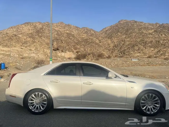 كاديلاك 2012 CTS للبيع أو البدل 3