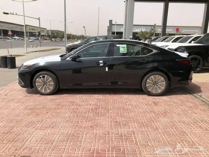 لكزس ES250 2025 استاندر سعودي 18