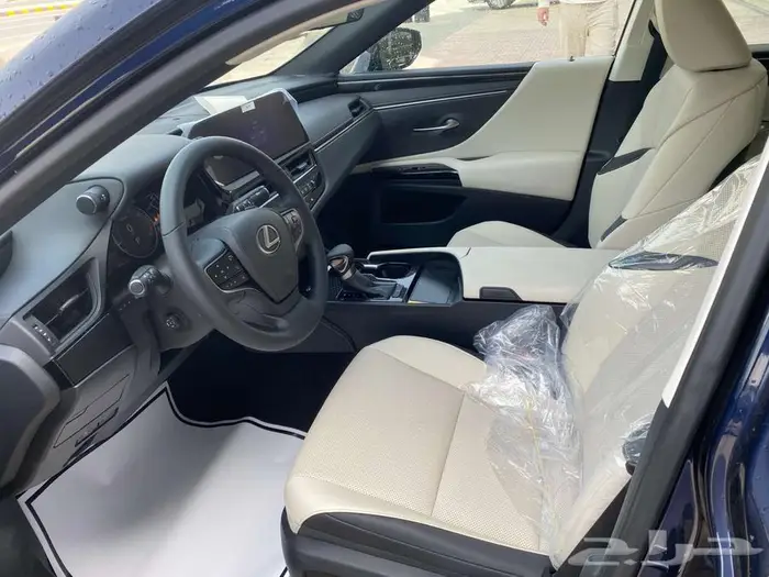 لكزس ES250 2025 استاندر سعودي كحلي داخلي ابيض 6