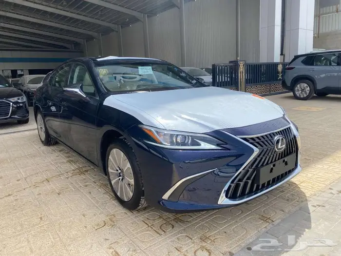 لكزس ES250 2025 استاندر سعودي كحلي داخلي ابيض 3