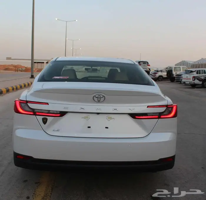 تويوتا كامري LE بنزين 2025 5