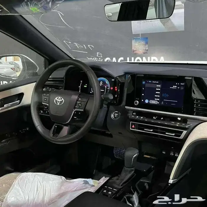 تويوتا كامري LE هايبرد 2025 1