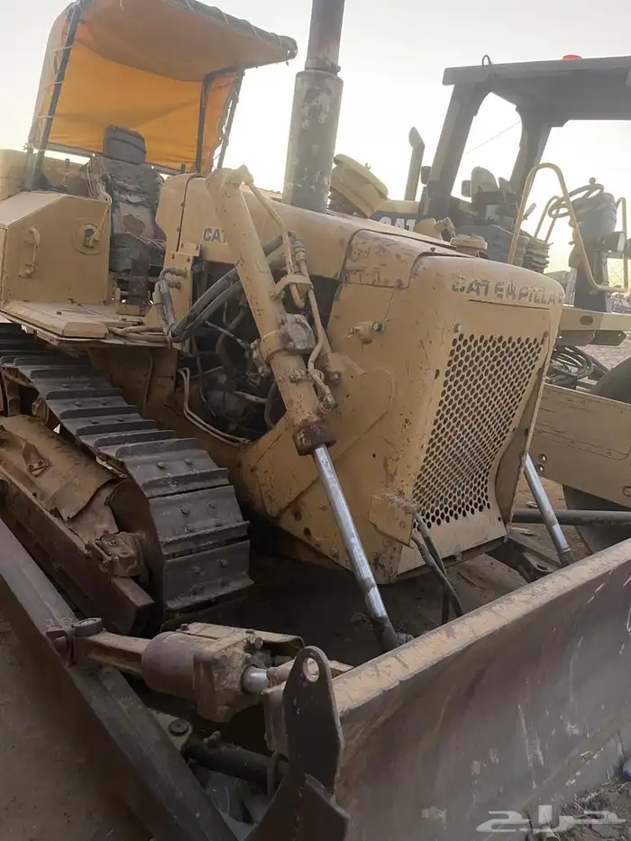 بلدوزر كتر D4 1981 3