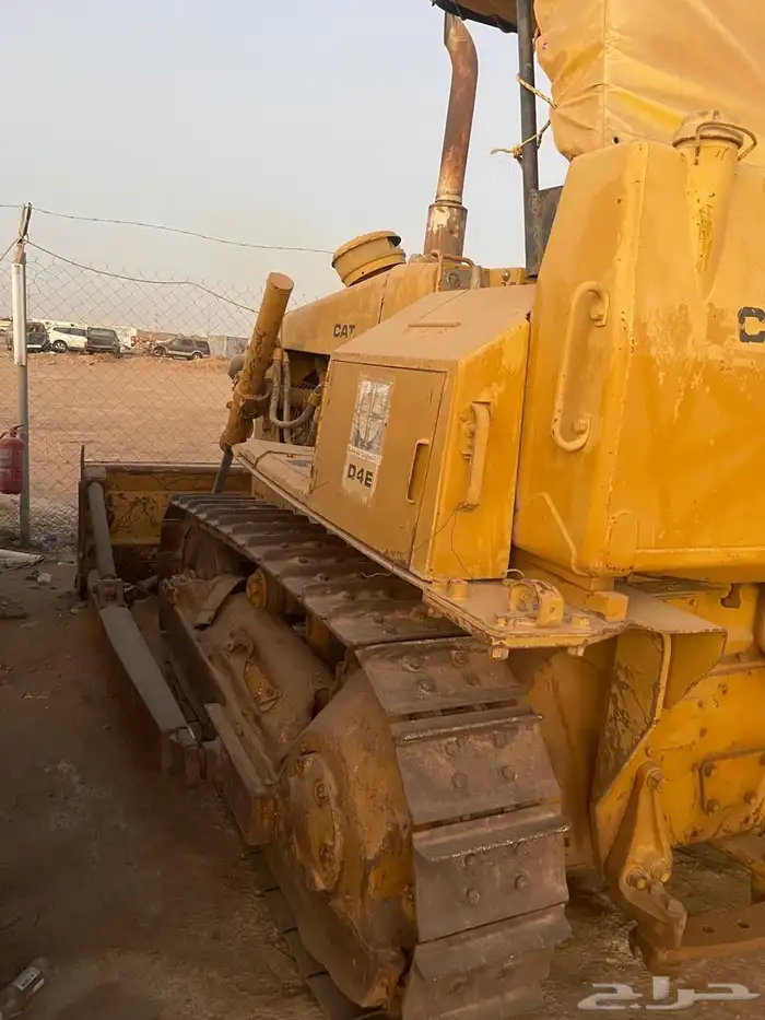 بلدوزر كتر D4 1981 4