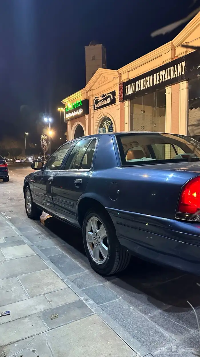 فورد كراون فكتوريا 2011 64