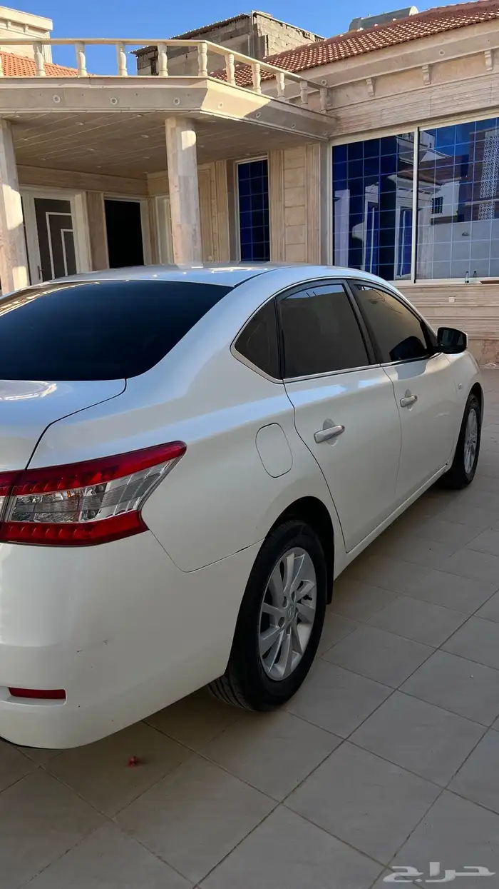 نيسان 1