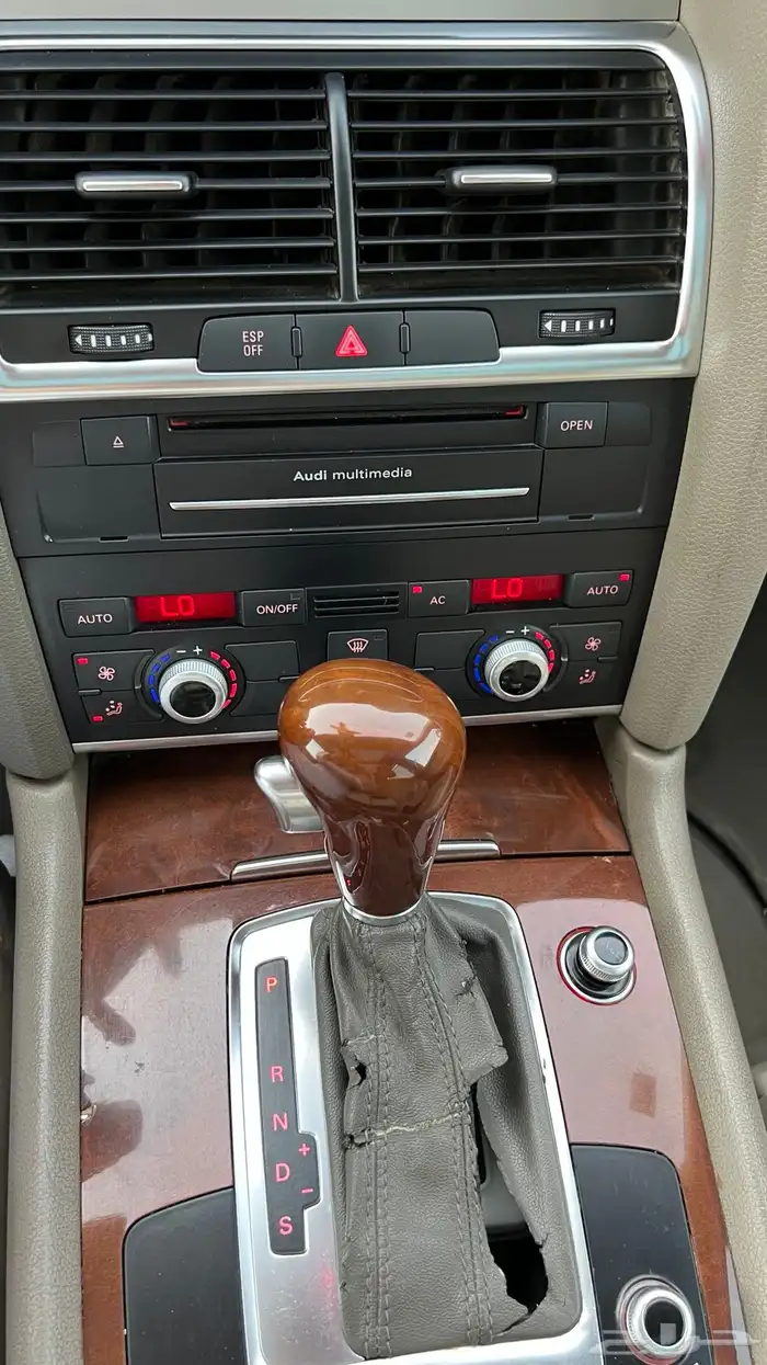 اودي Q7 موديل 2010 V6 بحالة جيده 57
