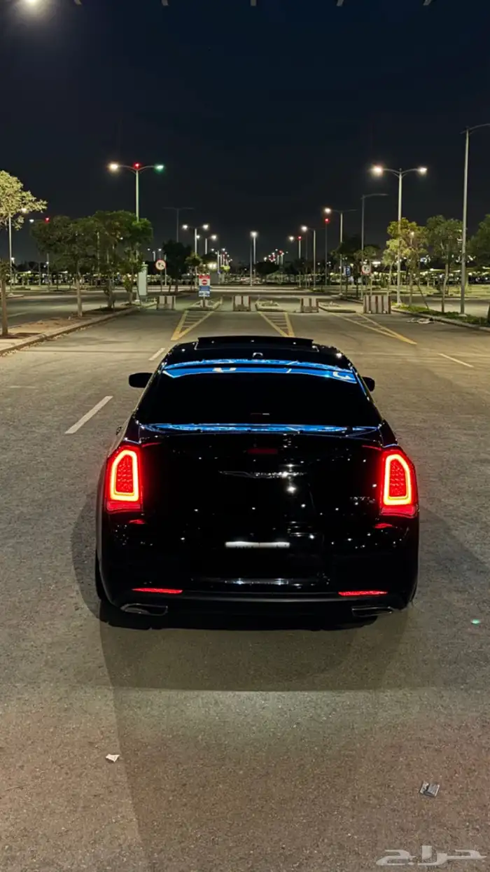 للبيع كرايزلر 2021 300s 4