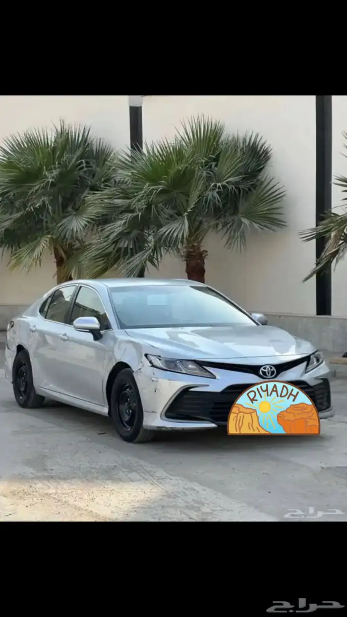 كامري 2023 نظيف جدا بنزين للبدل بسيارة عائليه 5