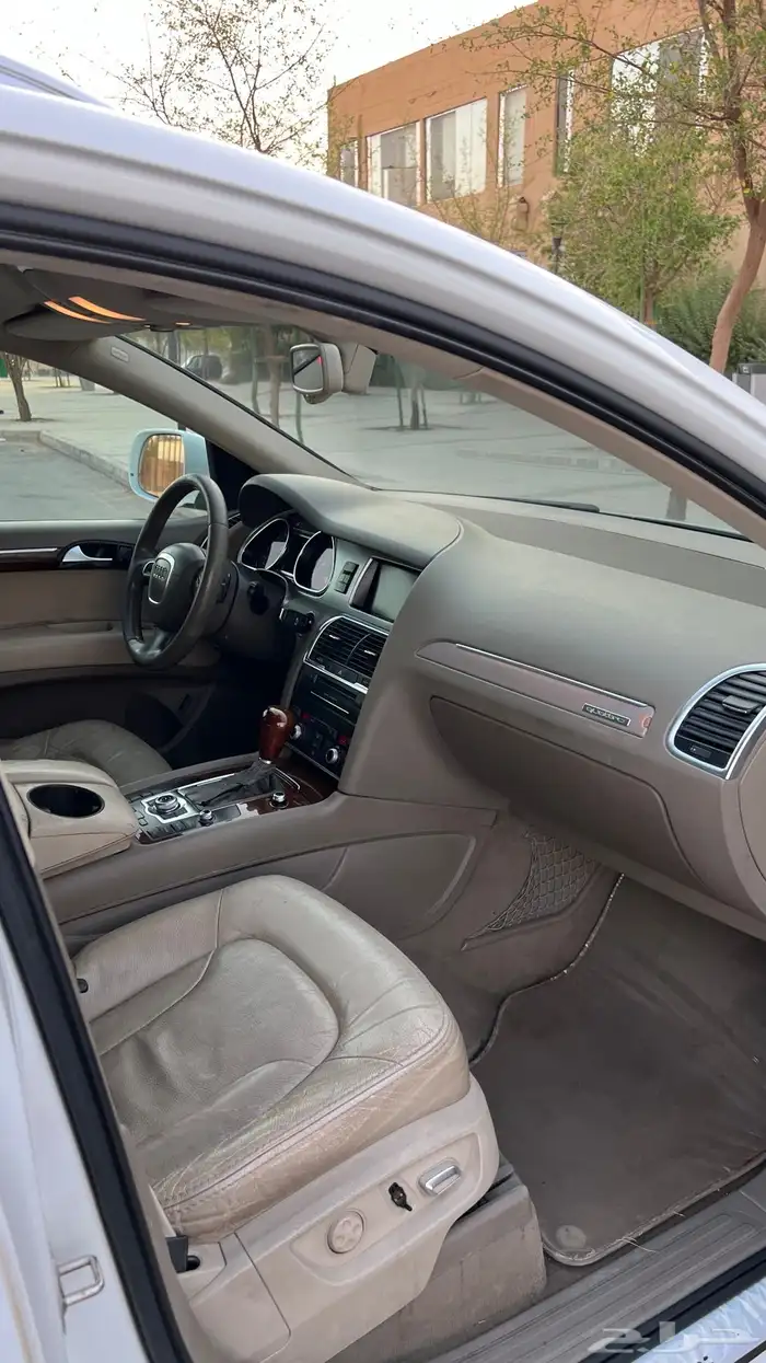 اودي Q7 موديل 2010 V6 بحالة جيده 43