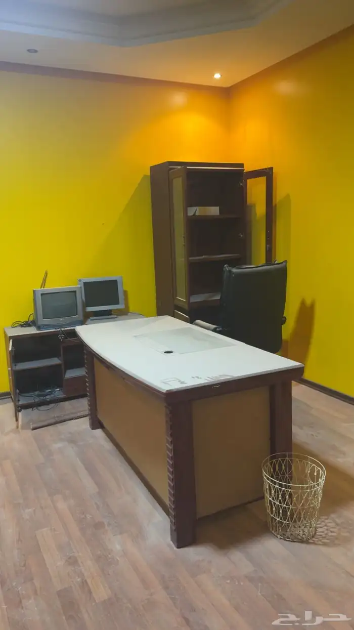 مكيف شباك مكتب كبير ودولاب و طاولة طعام 1