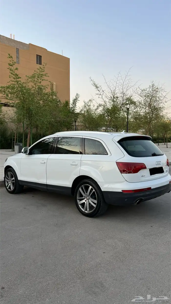 اودي Q7 موديل 2010 V6 بحالة جيده 16