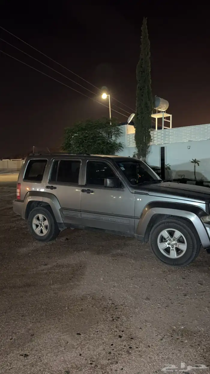 جيب ليبرتي شيروكي 2012 1