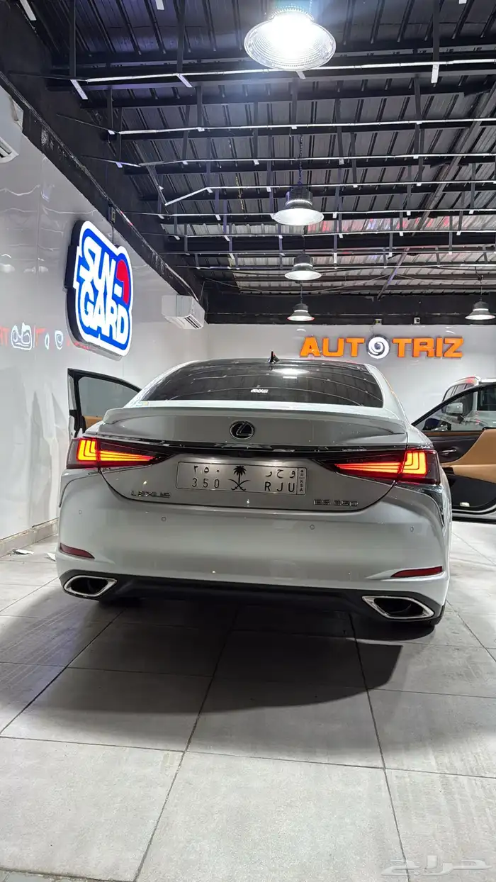 لكزس es350 2023 29